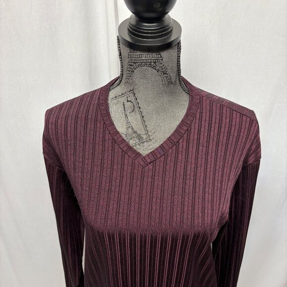 Iz It U Long Sleeve Ribbed V-Neck Shirt Mens Size Medium Deep Burgundy Top - Picture 7 of 10